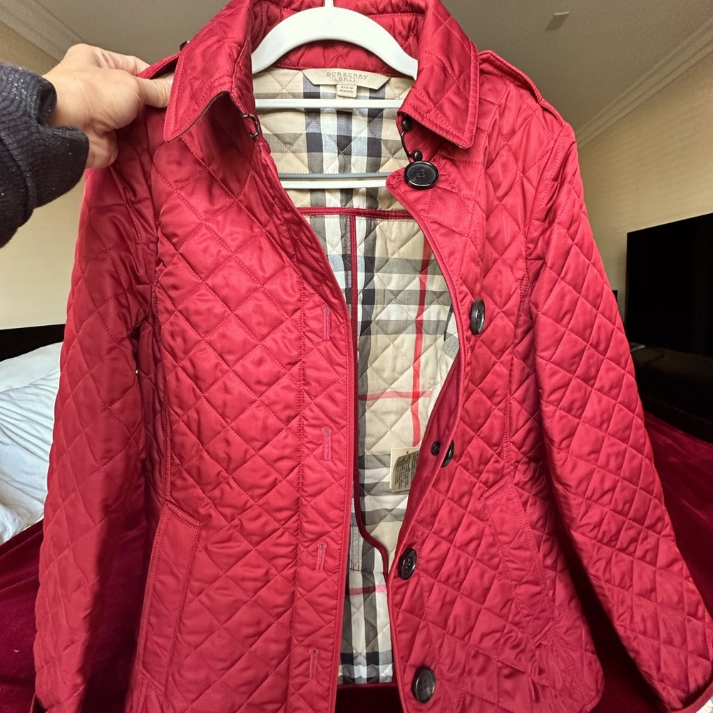 AUTHENTIC Burberry Timeless RED Quilted Jacket size SMALL